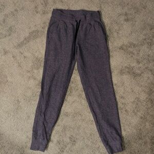 Lululemon Rulu Joggers size 6 in dark purple/black